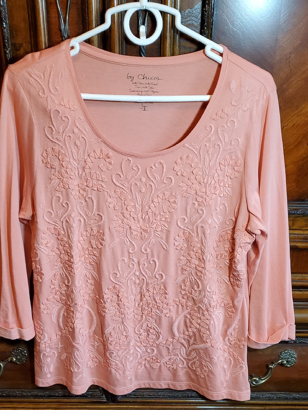 Chicos Size 1 Peach Embroidered Top